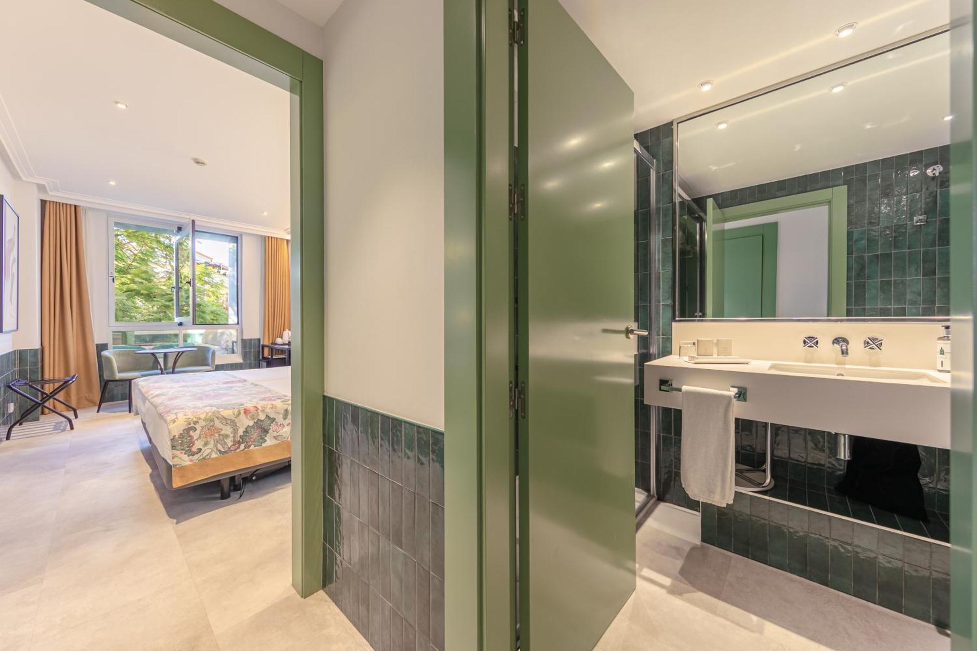 Double Room Street View